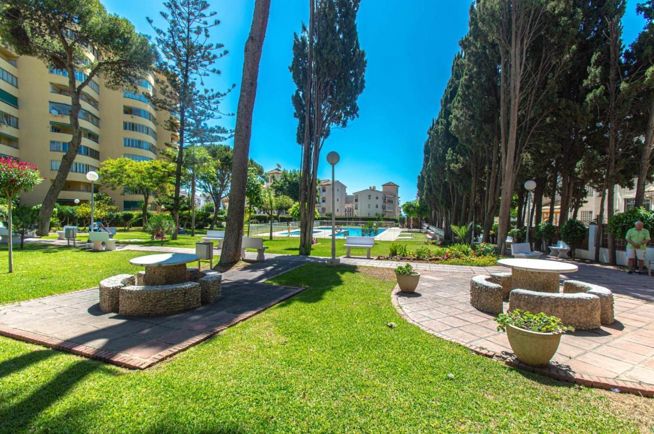 El Rocio En La Playa De Cariluela Apartman Torremolinos Kültér fotó