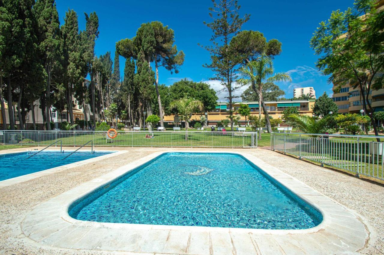 El Rocio En La Playa De Cariluela Apartman Torremolinos Kültér fotó